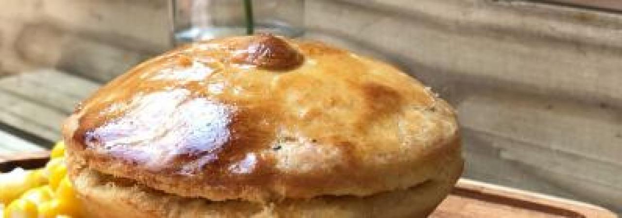 Empadinha integral de frango com milho